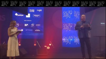 Estreia estrelada: Giulia Perachi e Luciano Périco apresentam o 'Salão ARP 2024' Estreia estrelada: Giulia Perachi e Luciano Périco apresentam o 'Salão ARP 2024'